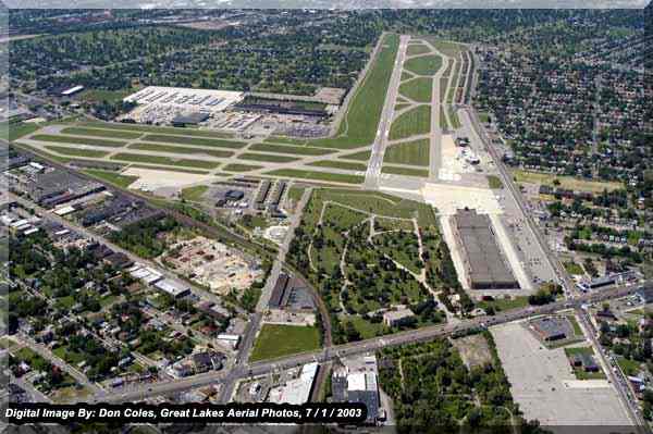 KDET Detroit City Airport July 2003